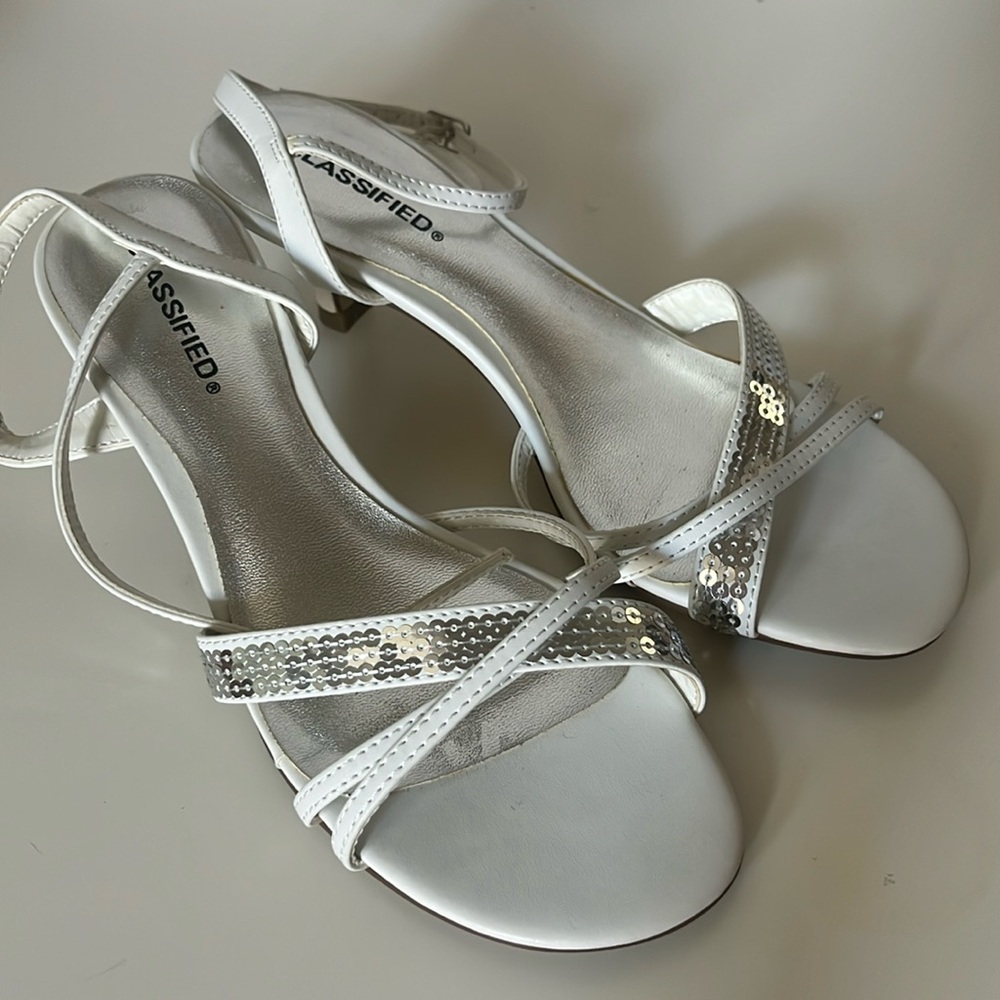 Classified Strappy Kitten Heels in White Silver Women's Size 6.5